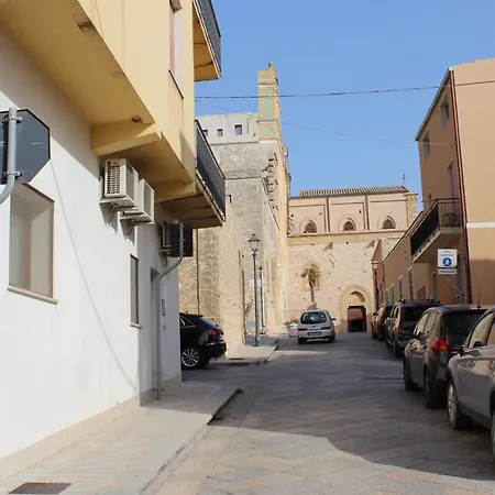 Casa Sandrina Piano Terra بيت للعطل كوستوناتشي